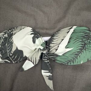 Beach Riot x Revolve Sophie Bikini Top in Palm